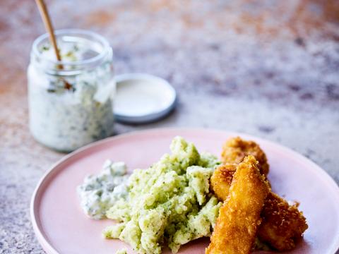 Glutenvrije fishsticks met tartaar en broccolipuree