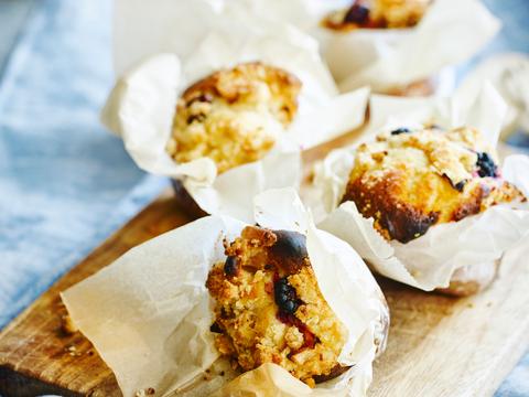 Appel-bramenmuffins met crumble