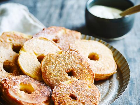 Appelringen met zoete calvadosroom