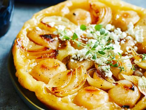 Tarte tatin met gekaramelliseerde ui