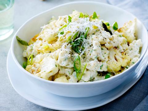 Spirelli met geroosterde bloemkool en citroenroomsaus