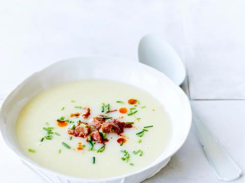 Prei-aardappelsoep met karnemelk en chorizo