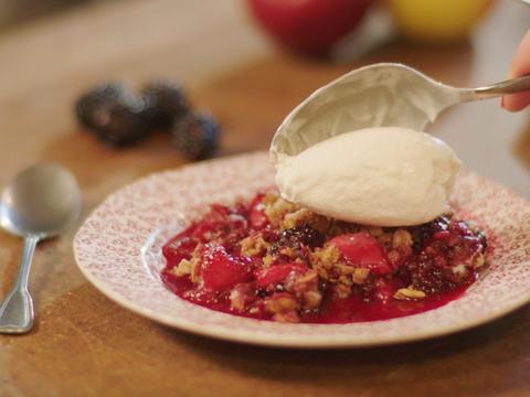 Crumble van appel en braambes