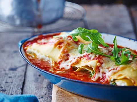 Lasagnerolletjes met rucola en gekookte ham