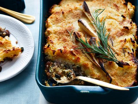 Jachtschotel van hertengehakt en pastinaakpuree
