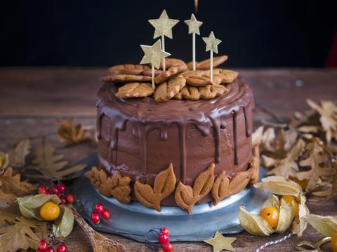 Peperkoekcake met chocoladeglazuur