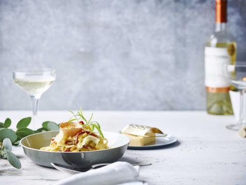 Pasta carbonara met eend en pastinaak