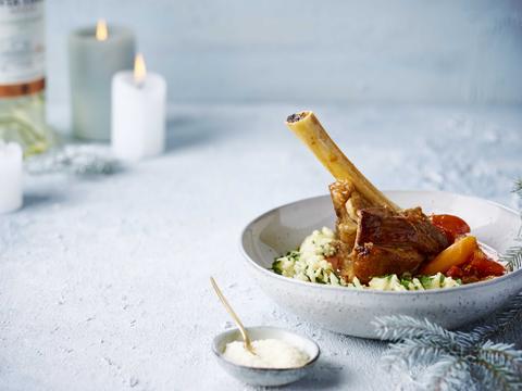 Lamsschenkel met kruidenrisotto
