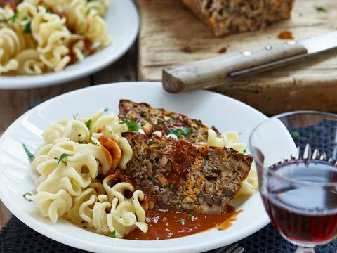 Kastanje-notengebraad met pasta