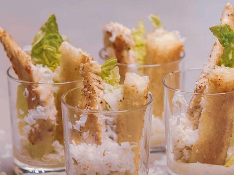 caesar salade in een glaasje