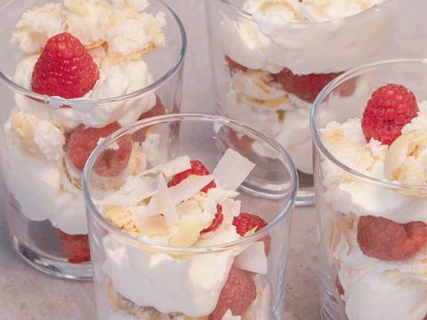 trifle met raffaelo, framboos, kokos en room