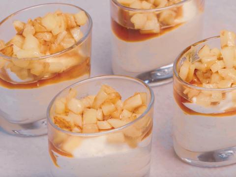 parfait van mascarpone met vanille en gebakken appelblokjes