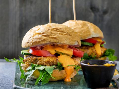 Burgers met pompoenketchup