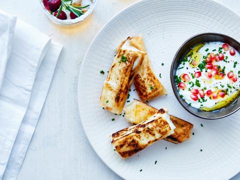 Feta-honingsticks in filodeeg