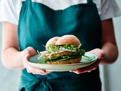 Bonenburgers met kruidenyoghurt