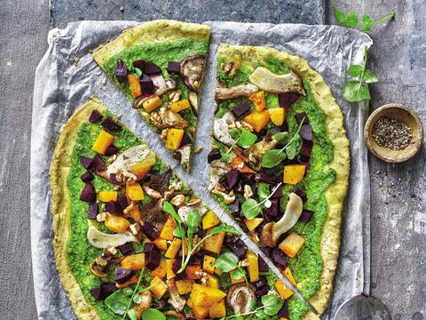 Winterse pizza met bodem van amandelmeel