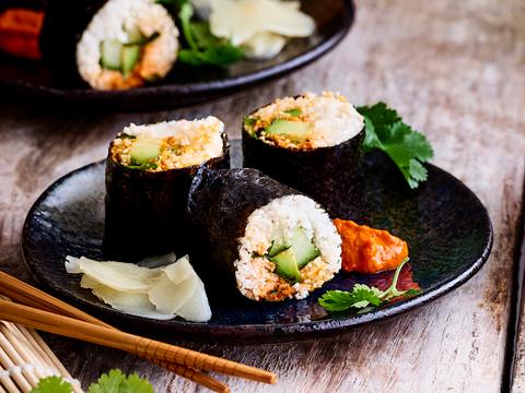 Sushi van bloemkoolrijst