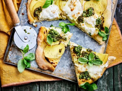 Aardappelpizza met burrata