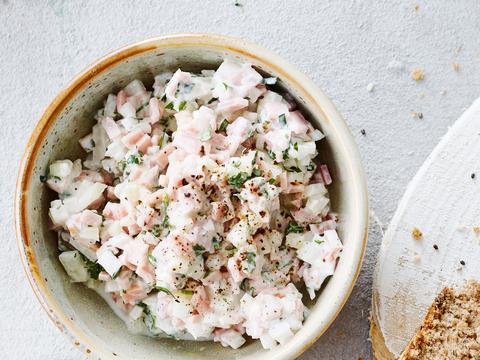 Homemade salade van beenham en koolrabi