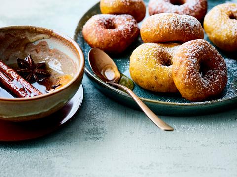 Donuts van pompoen en zoete aardappel