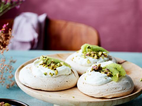Vegan meringue met kiwi
