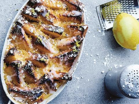 Cakepudding met lemon curd