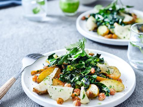 Gebakken groenten met labneh en kruidendressing