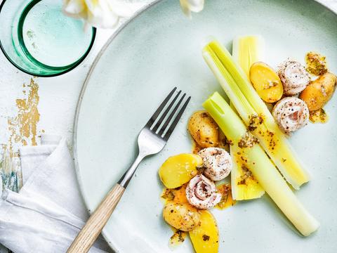 gestoomde prei met krieltjes en tongrolletjes