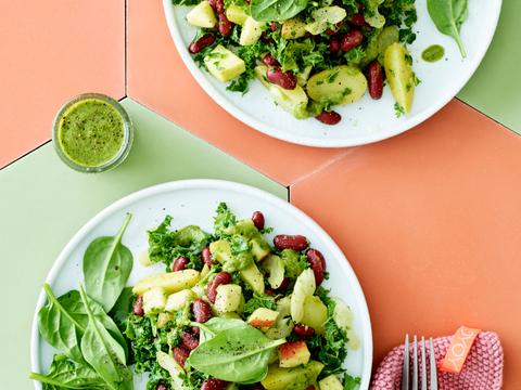aardappelsalade met appel, boerenkool en kidneybonen