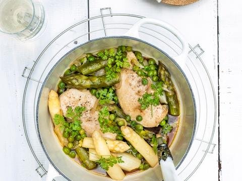 Stoofpotje met asperges en kip