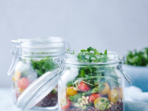 Quinoasalade met groene asperges en verse kruiden Pascale Naessens