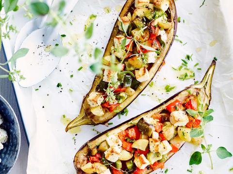 gevulde-aubergines-met-krieltjes-en-feta