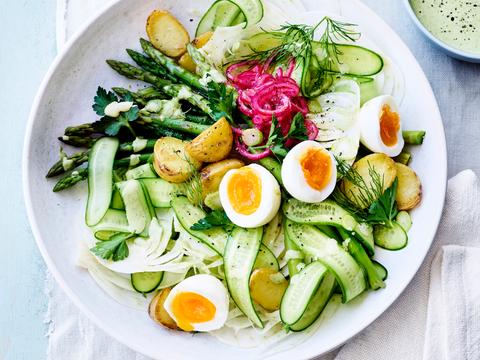 Aardappelsalade met groene asperges