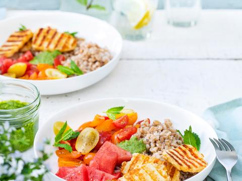 Salade van spelt, halloumi en watermeloen