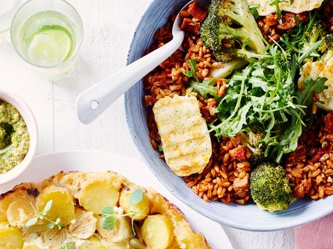 speltsalade met chorizo en halloumi