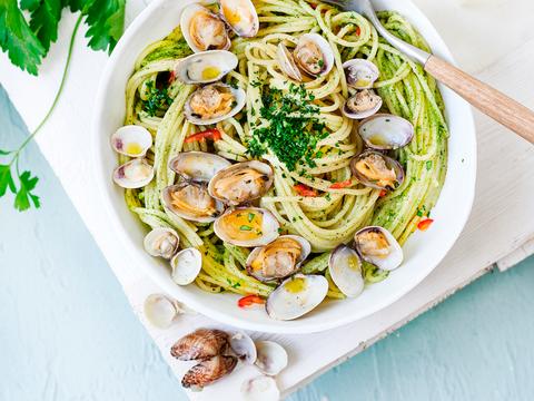 Spaghetti met rucolapesto en schelpjes