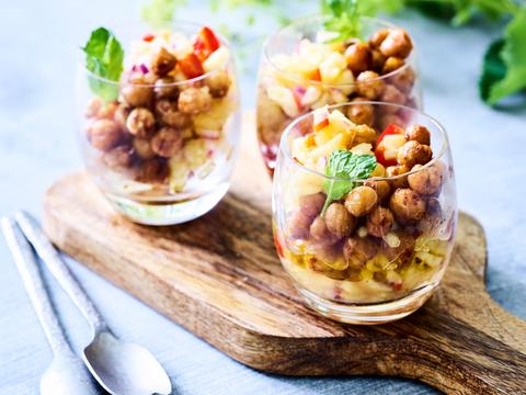 Geroosterde kikkererwten met salsa van ananas