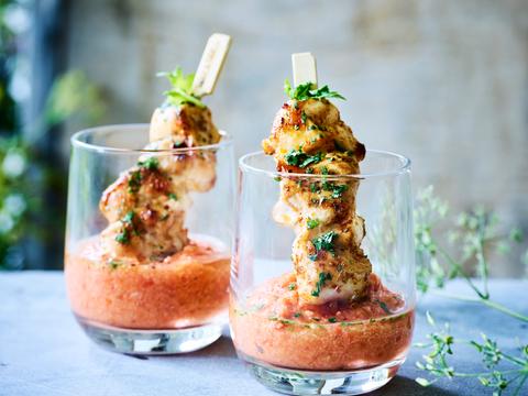 Kipspiesjes met dip van gazpacho