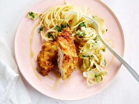 Linguine met krokant kalfslapje