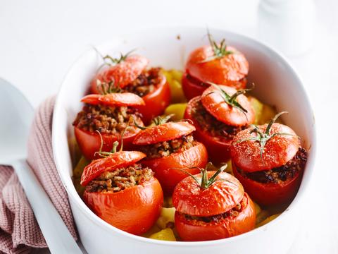 Gevulde tomaten met aardappelblokjes