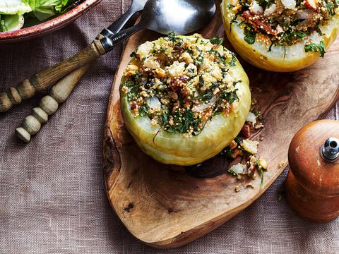 koolrabi gevuld met noten en quinoa