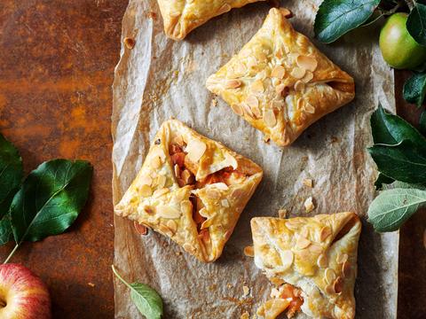 Appelflapjes met marsepein en amandelen