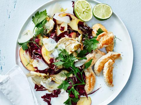 geroosterde kip-venkelsalade met appel en radicchio