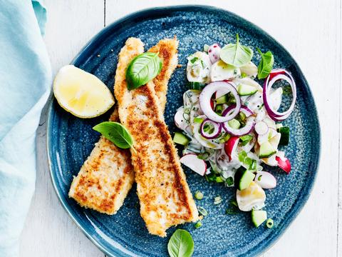Fishsticks van heek met aardappelsalade