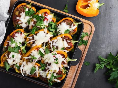 Gevulde paprika's met gehakt en courgette