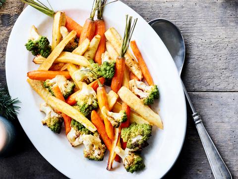geroosterde pastinaak met romanesco en wortelen