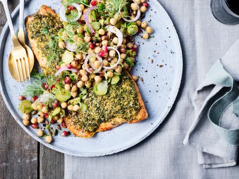 Zalm in oosterse kruidenkorst