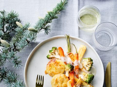 Geroosterde wintergroenten met vadouvanschuim