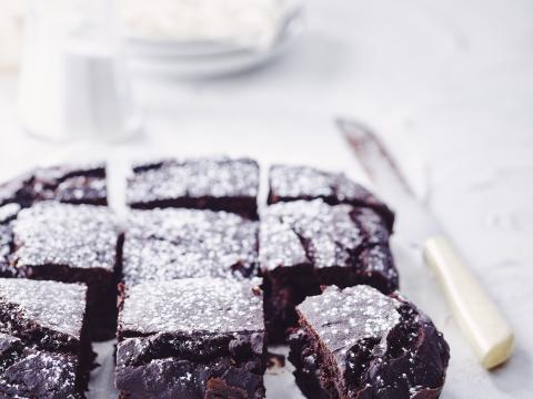 Courgette-avocado brownies