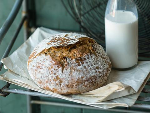 No-knead speltbrood